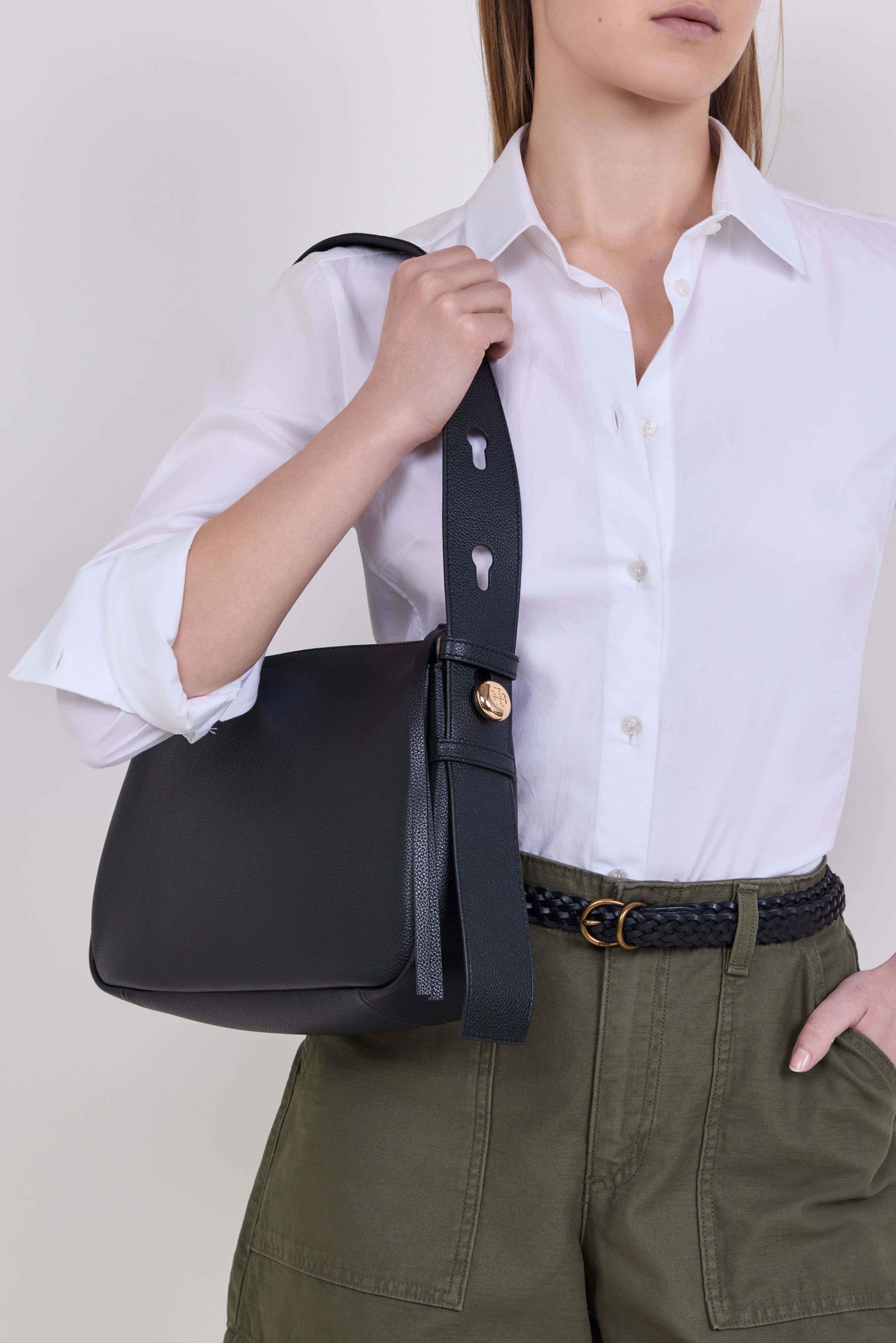 תמונת כל הלוק של תיק כתף רומי מדיום